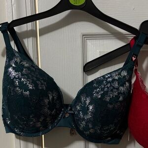 Pack of 3 Victoria secret Bra sizes 32DDD